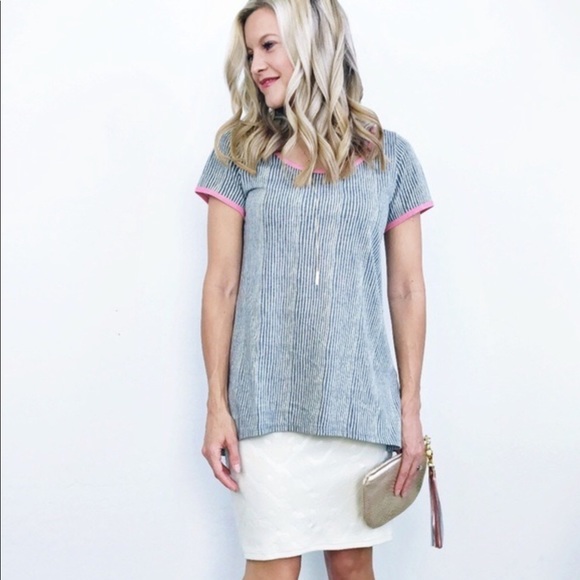 LuLaRoe Disney Classic Tee Small Donald Duck LLR - Picture 8 of 8